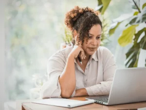 Customer does virtual roof estimate meeting