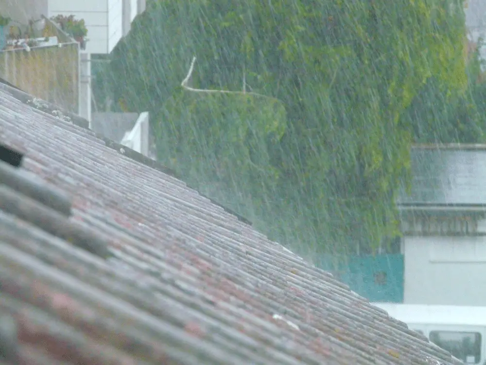 Heavy rain on roof - Artisan Quality Roofing Heavy rain on roof